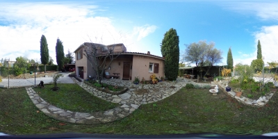 Maison avec 4 chambres sur beau terrain  de 800 m2 au CASTELLET